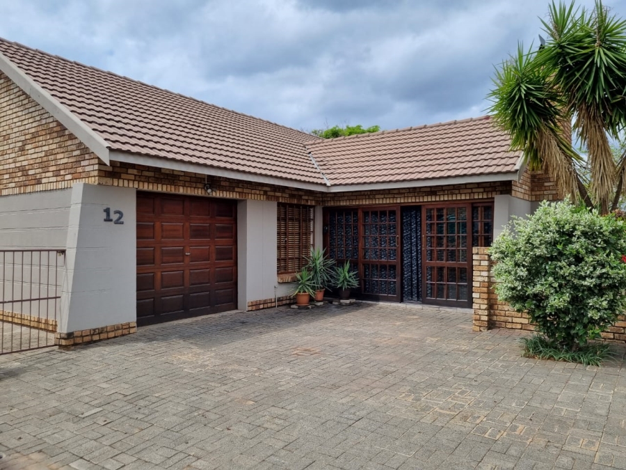 3 Bedroom Property for Sale in Waterval East North West